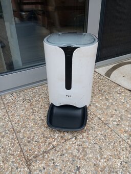Automatický dávkovač granulí - 2