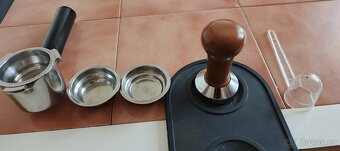 Kávovar pákový DeLonghi+ mlýnek - 2