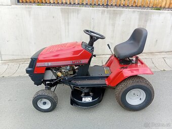 Prodám zahradní traktor MTD 12Hp - 2