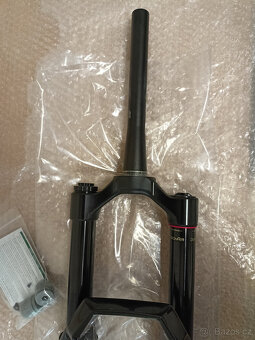 Nová vidlice Rock Shox ZEB Ultimate 29" Butter Cups - 2