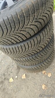 Sada plechovych disků rozteč děr 5x112 s zimní 195/65/15 hao - 2