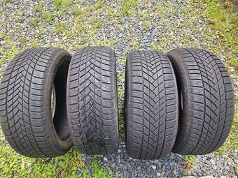 Zimní pneu 235/50r19 - 2