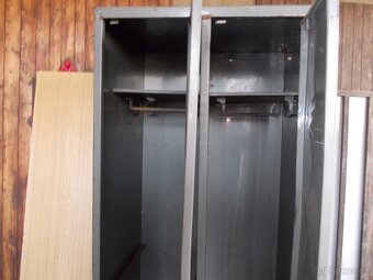 Šatní skříňka - 2