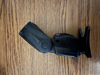 Prodám Nikon SB-700 – výkonný a spolehlivý externí blesk - 2