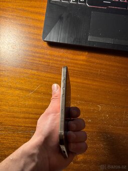 iPhone 16 Pro Jako Nový - Desert Titanium - 2