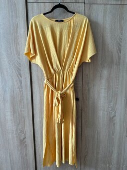 Midi žluté šaty - 2