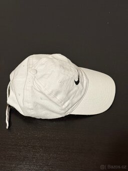 Bilá ksiltovka ve stylu Nike - 2