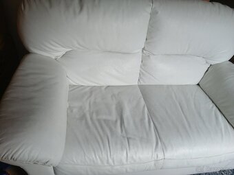 Bílá kožená sedačka - 2