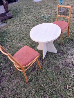 Prodám stůl a židle. - 2