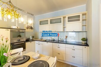 Prodej bytu 3+kk, 85 m2 s lodžií 23 m2 a parkovacím stáním - - 2