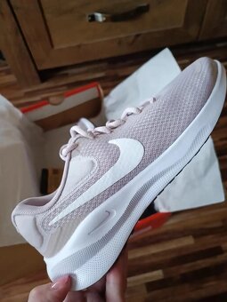 Nové běžecké tenisky Nike Revolution 7 - 2