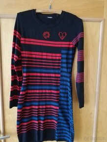 Dámské svetrové šaty zn. Desigual vel. M - 2