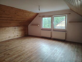 Pronájem prostorného bytu 2+kk (72 m²) v rodinném domě – C - 2