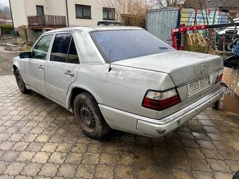 Mercedes Benz W124 230e - 2