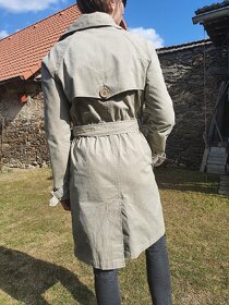 Dámský khaki kabát vel.40. - 2