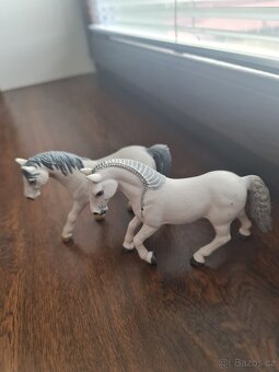 2 koně Schleich - 2
