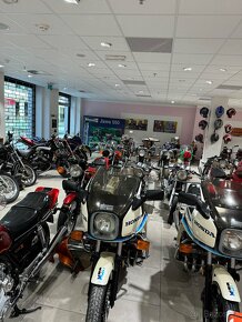 200 ks vlastnich moto Honda,Yamaha,Ducati,Suzuki… ,skladem - 2