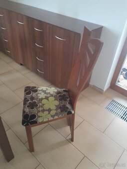 Prodám stůl + židle, 2 komody - 2