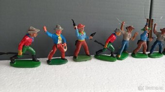 KOVBOJOVÉ  FIGURKY - 2