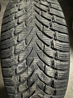 255/60r18 Nokian - 2