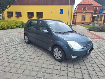 Ford fiesta 1.4 59kw rok 2003 5ti dveří,nová stk - 2