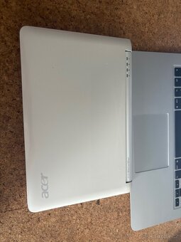 Acer aspire one ZG5 - 2