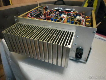 Laboratorní trojitý zdroj - 2