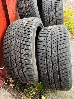 Zimní pneu 235/40/19 - 2