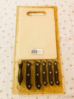 Sada nožů z nerezové oceli s ocílkou a prkénkem - NOVÉ - 2