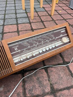 Staré funkční rádio - 2