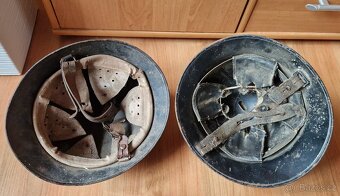 Hasičská helma,přilba s hřebenem a odznaky,čepice,sekerka - 2