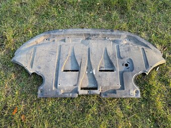Audi A6 kryt pod motor - 2