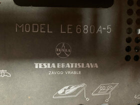 Gramofonová skříň TESLA - 2