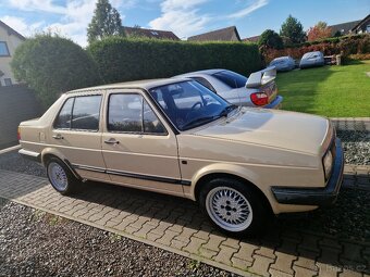 Volkswagen Jetta 1.8 benzin - hezká - - 2