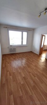 Pronájem bytu 1+1, 38m2, Nábřeží 17. listopadu, Jaroměř - 2