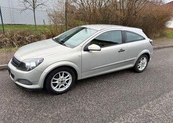 Opel Astra GTC 1,4i pravidel.servis klima benzín - 2