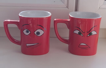 Predám hrnčeky NESCAFÉ - klasické i tie s ksichtíkom :)) - 2