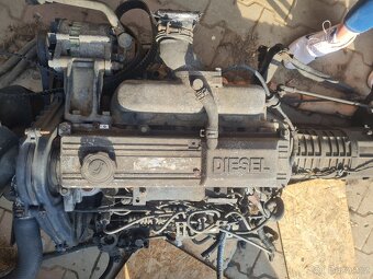Motor Mazda 2200E - 2