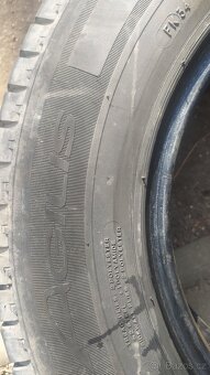 215/70/15 C Michelin - 2