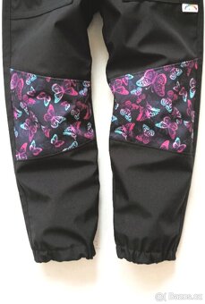 Nové DÍVČÍ SOFTSHELLOVÉ KALHOTY 3-4 roky, 104 cm - 2