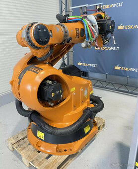 Průmyslový robot KUKA KR210 s řídicí jednotkou KRC2, rok výr - 2