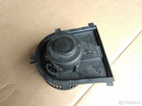Škoda Octavia 1998 ventilátor topení - 2