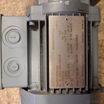 motor s převodovkou - 2
