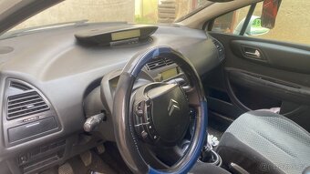 Citroen C4 1.6hdi-na opravu či díly - 2