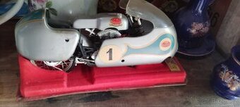 Model 1:9 závodní motorka 1957 Protar Mondial - 2