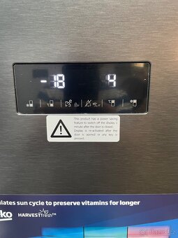 Zánovní lednice Beko RCNE366E70ZXBRN - 2