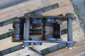 Mechanický rychloupínák pro traktorbagry - 2