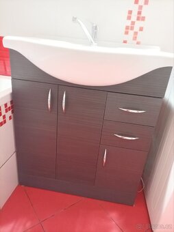 Umyvadlo se skříňkou - 2