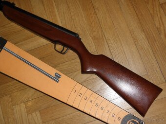 Vzduchovka Slavia 630 s původní krabicí, rok výr. 1986 - 2