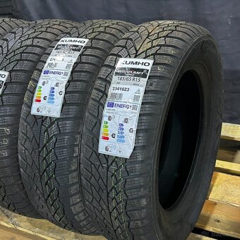NOVÉ Zimní pneu 185/65 R15 88T Kumho - 2